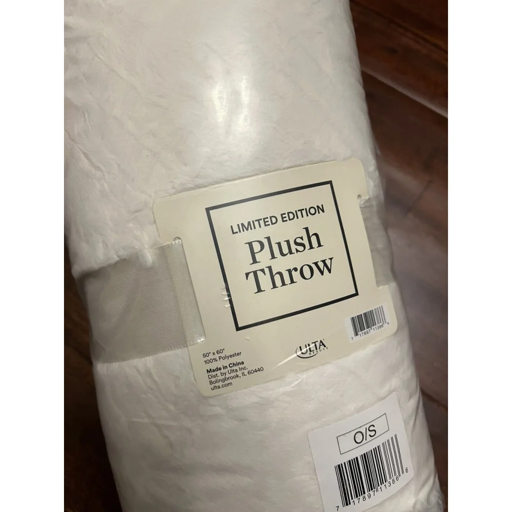 NEW Ulta Beauty Limited Edition Plush Throw Blanket White/Ivory 50” x 60”